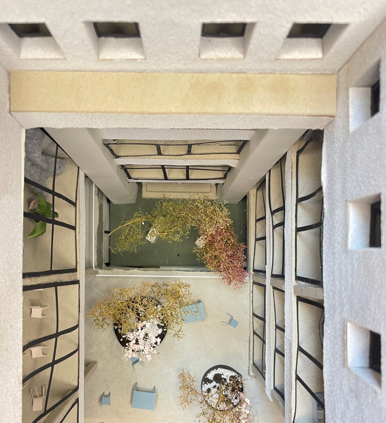 architecture-contemporaine-gilly-maison-citoyenne-bibliothèque-police-destrée-baumans-deffet-maquette-patio