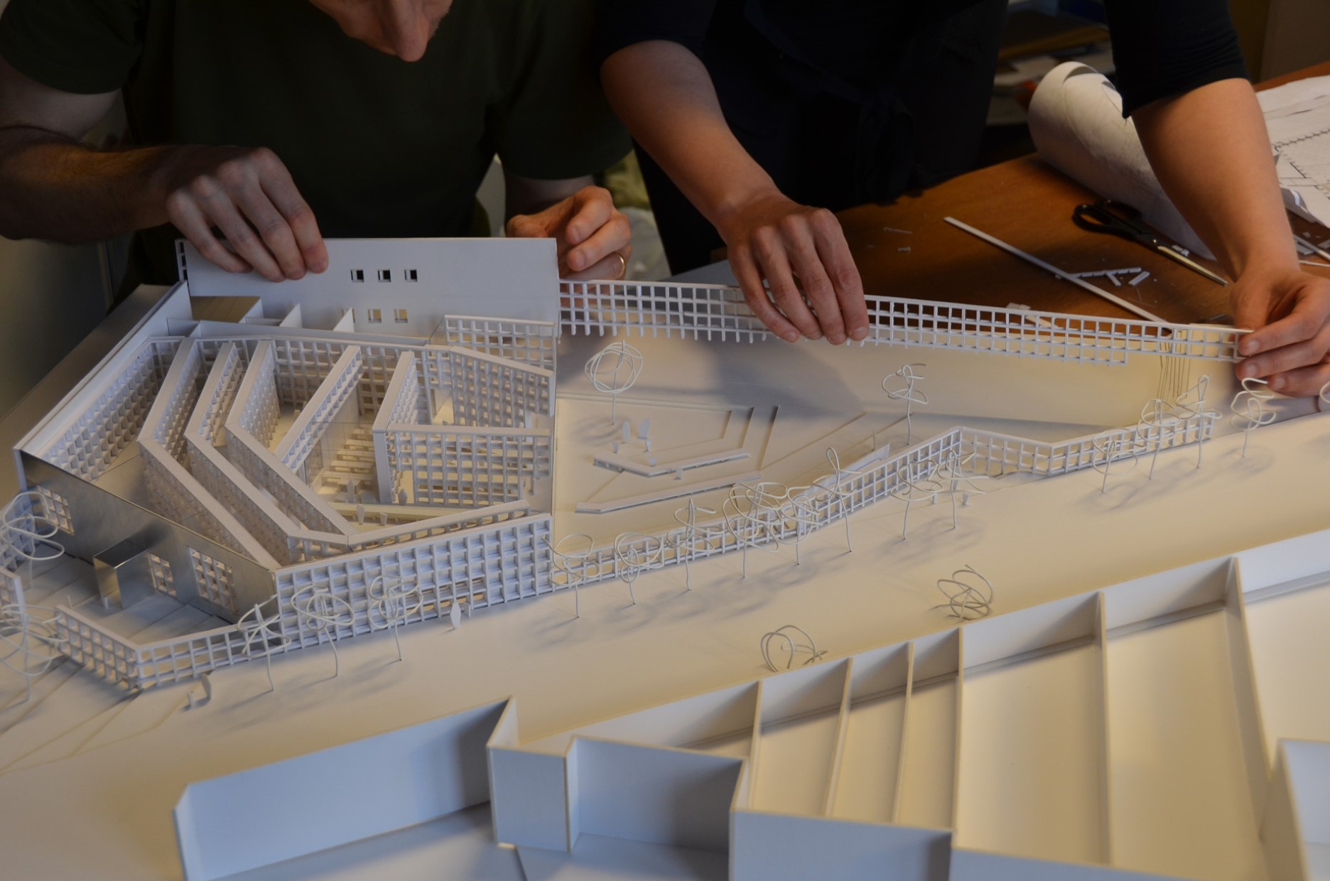 architecture-contemporaine-bibliothèque-publique-communale-transparence-photo-maquette