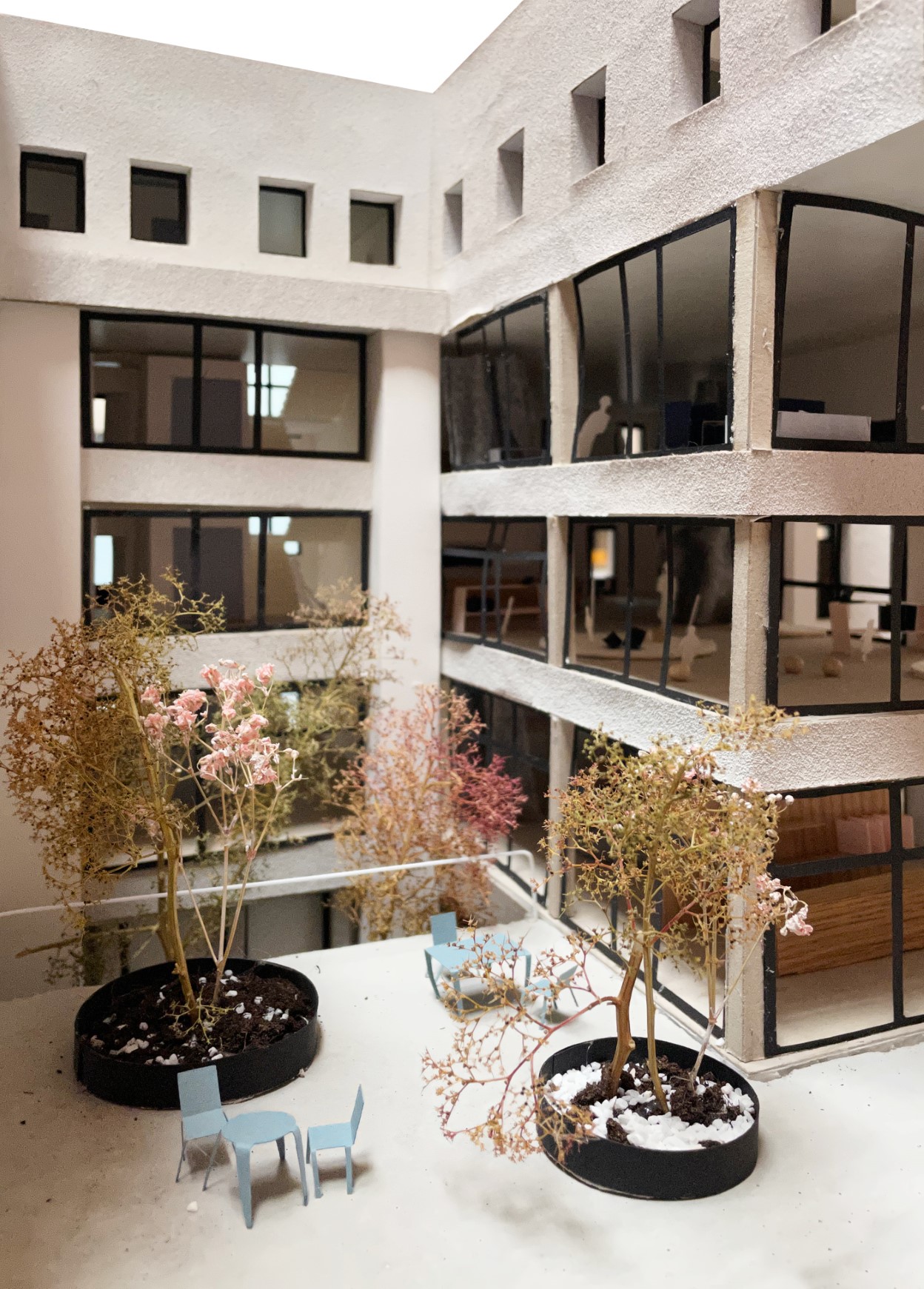 architecture-contemporaine-gilly-maison-citoyenne-bibliothèque-police-destrée-baumans-deffet-maquette-patio