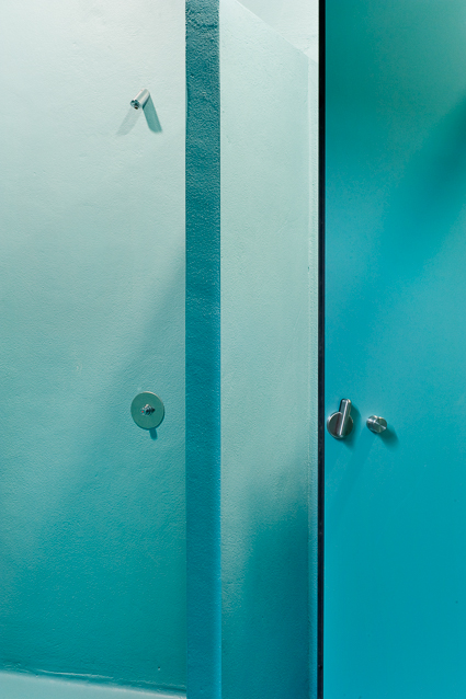 architecture-contemporaine-hall-sports-farciennes-rénovation-photo-vestiaires