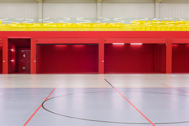 architecture-contemporaine-hall-sports-farciennes-rénovation-photo-rangement-matériel-sportif