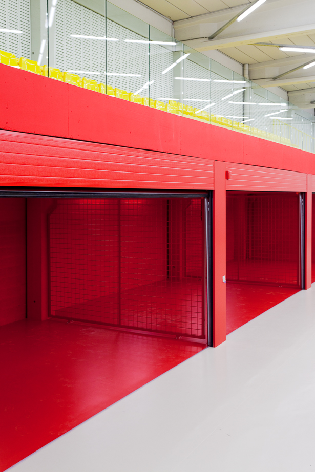 architecture-contemporaine-hall-sports-farciennes-rénovation-photo-rangement-matériel-sportif