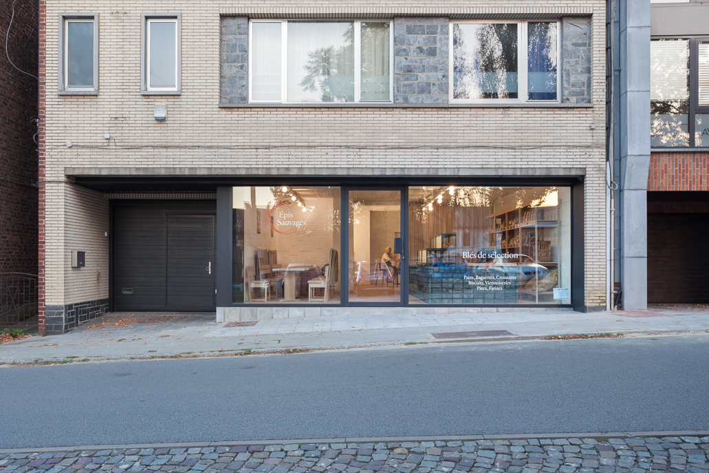 Architecture-contemporaine-interieur-fanfare-reservoir-a-epis-sauvages-boulangerie-charleroi-montigny-le-tilleul-pain-photo-façade