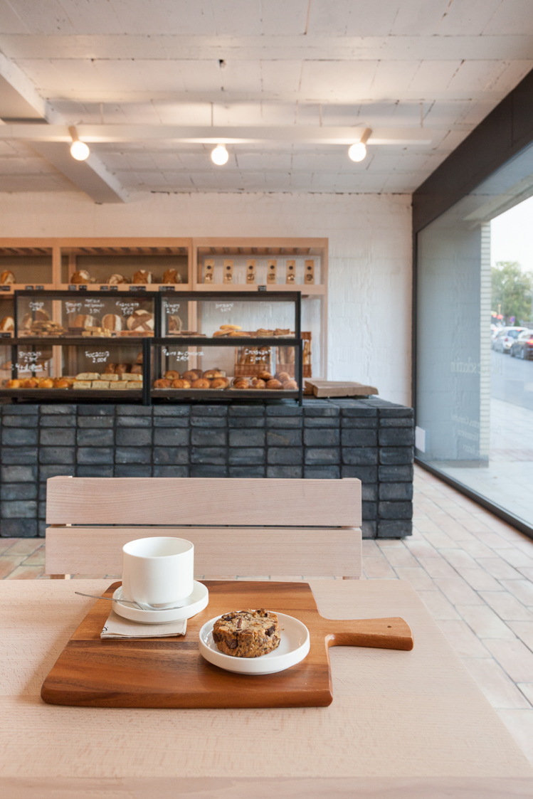 Architecture-contemporaine-interieur-fanfare-reservoir-a-epis-sauvages-boulangerie-charleroi-montigny-le-tilleul-pain-photo