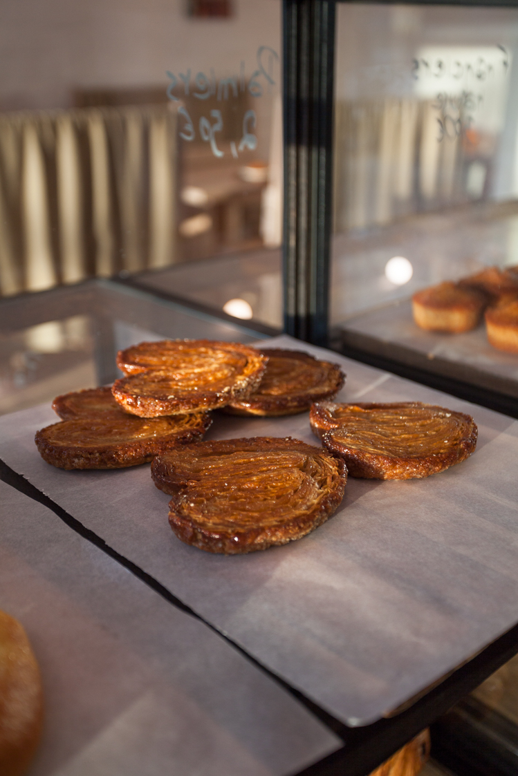 Architecture-contemporaine-interieur-fanfare-reservoir-a-epis-sauvages-boulangerie-charleroi-montigny-le-tilleul-pain-photo-patisserie