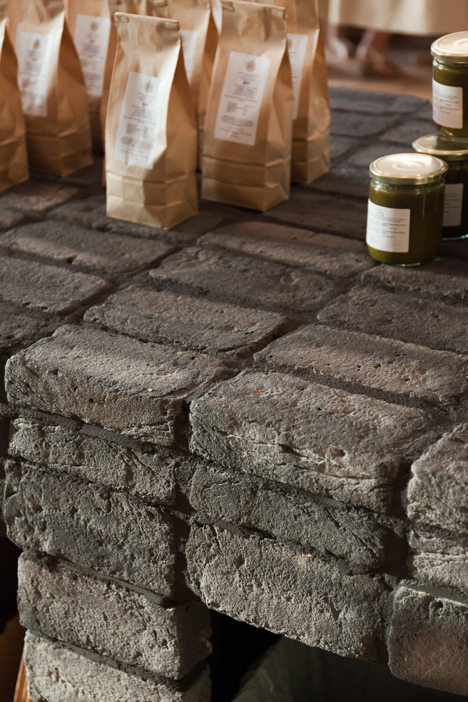 Architecture-contemporaine-interieur-fanfare-reservoir-a-epis-sauvages-boulangerie-charleroi-montigny-le-tilleul-pain-photo-brique